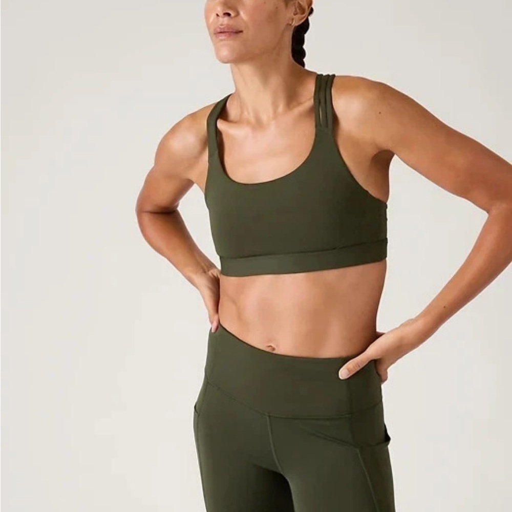Athleta Train Free Sports Bra A-C Aspen Olive Green